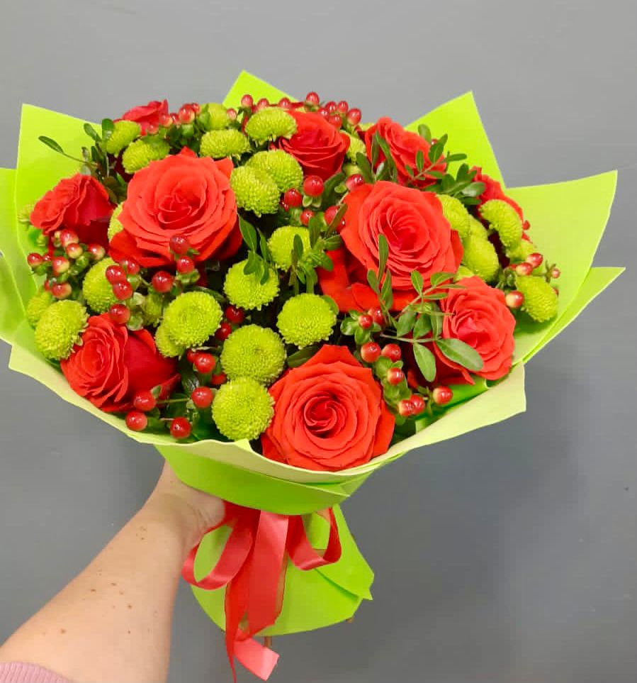 Букет цветов из: Хризантемы и Розы в Лермонтове