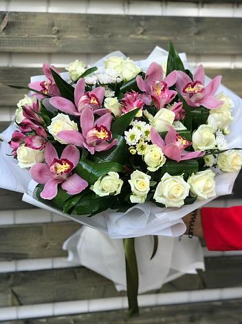 Букет цветов из: Розы и Хризантемы в Лермонтове