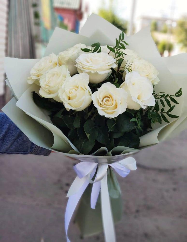 Букет Белые розы Проуд в Лермонтове