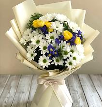 Букет цветов из:  Ирисы, Хризантемы и Розы #REPLACE_PRED# Лермонтове