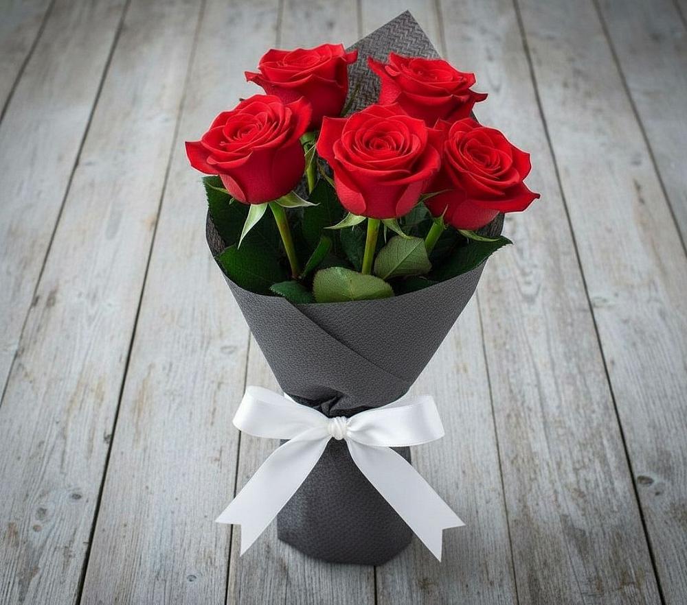 Букет 5 Красных роз Эдлесс Лав в Лермонтове