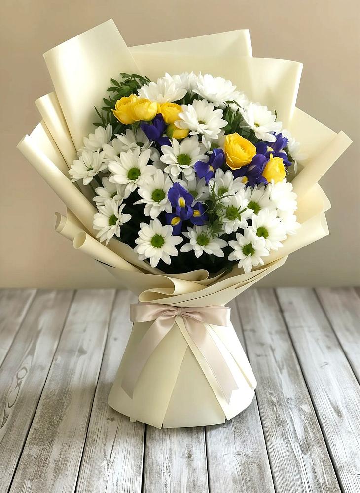 Букет цветов из: Ирисы, Хризантемы и Розы в Лермонтове