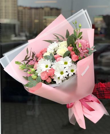 Букет цветов из: Розы, Лизиантусы и Хризантемы в Лермонтове