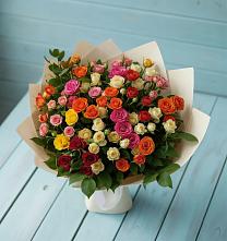 Букет Микс из разноцветных кустовых роз в Лермонтове